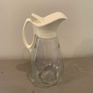 Vintage Log Cabin Glass Syrup Despenser With Lid